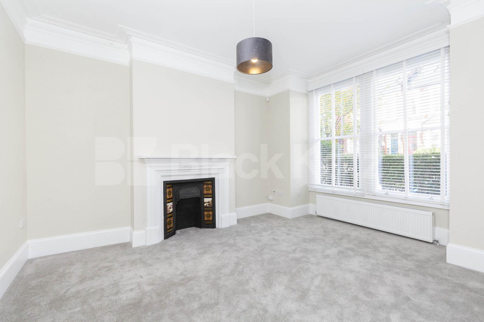 Stunning family home split over 3 floors with private garden mins to tube Harberton Road, Archway / Highgate